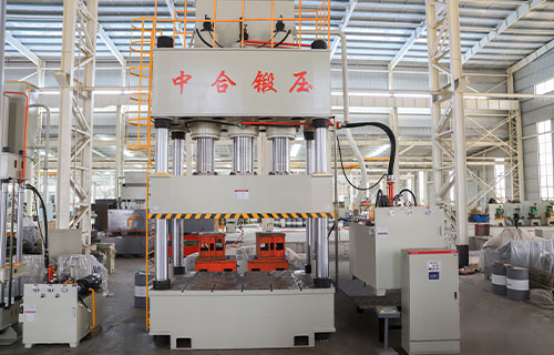 滕州大型液壓機生產廠家-15000噸四柱液壓機定制