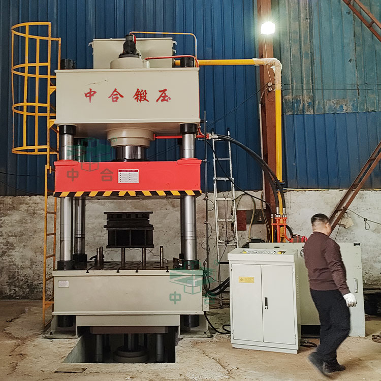 500噸四柱液壓機.jpg