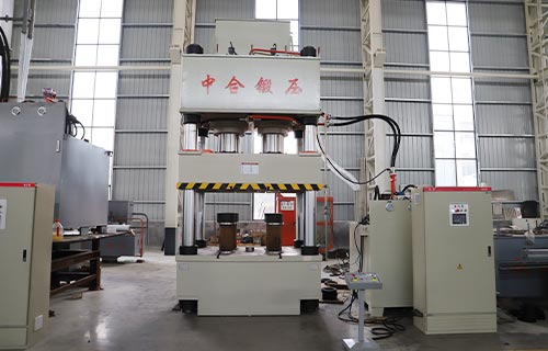 滕州中合鍛壓四柱液壓機：工業(yè)精工的優(yōu)秀典范